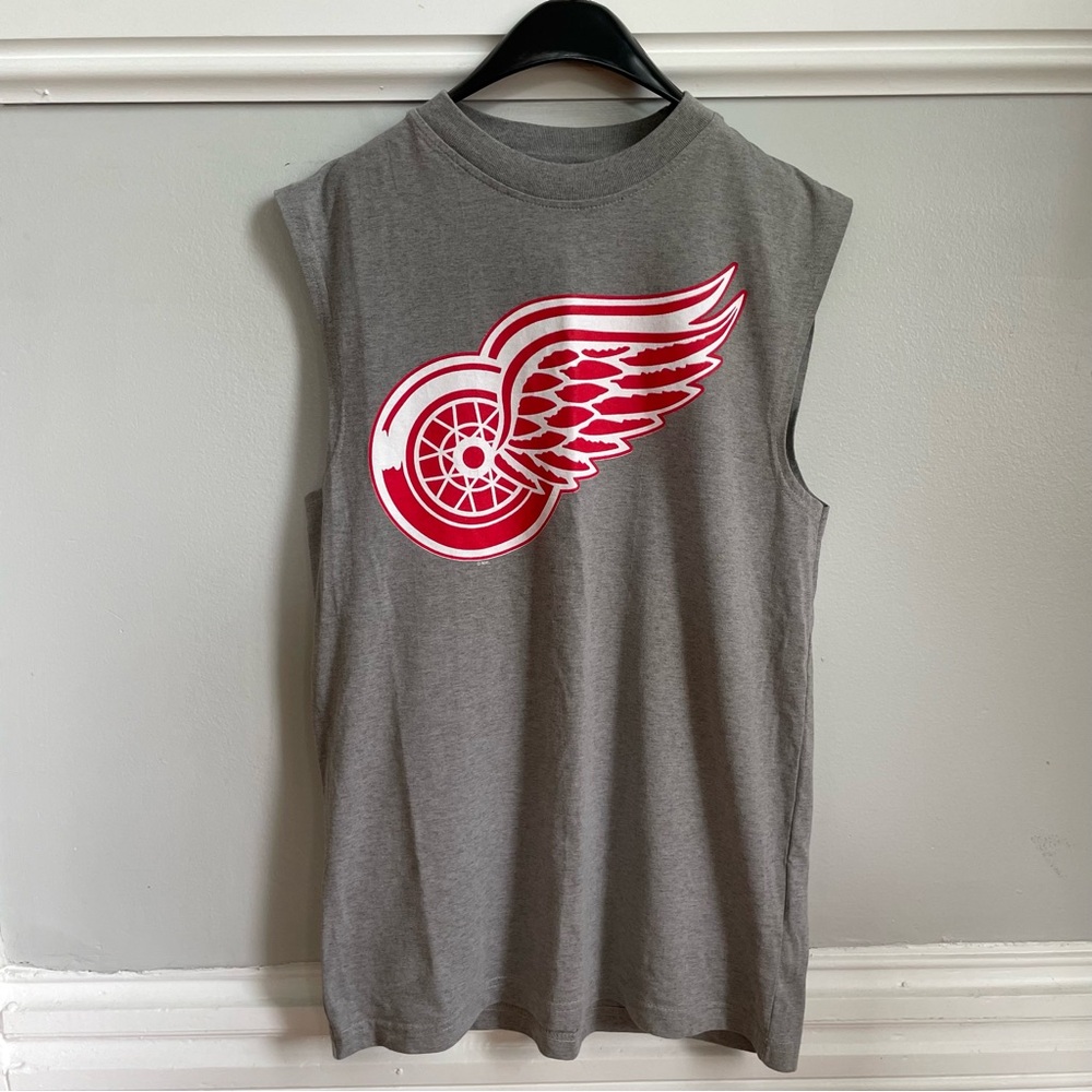 NHL Gray Officially Licensed Detroit Redwings Sleeveless Shirt Gray Mens Medium